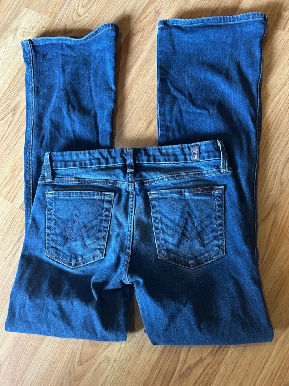 7 For All Mankind Women's Flare Jeans A pocket  Size 28 - Picture 3 of 4